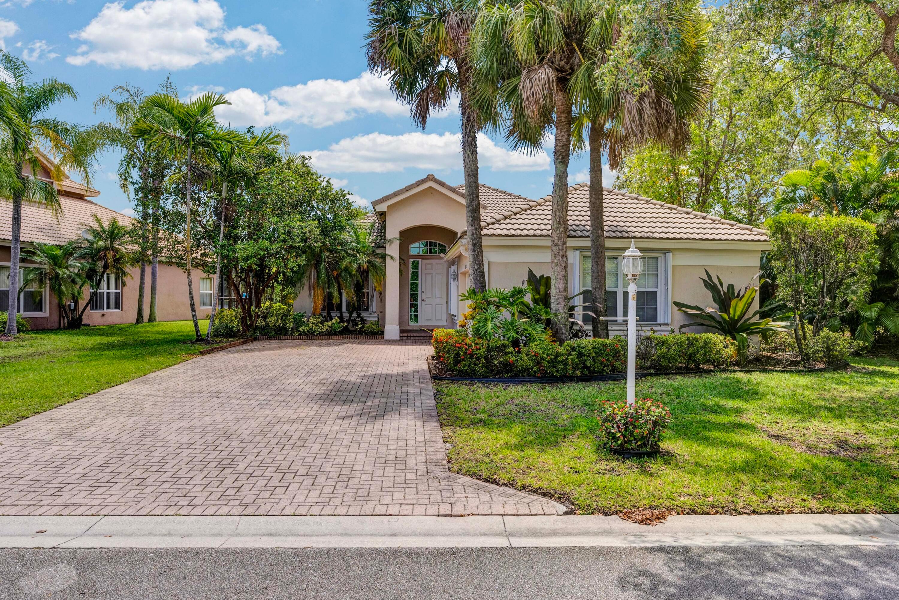 6546 NW 112th Avenue, Parkland, FL 33076