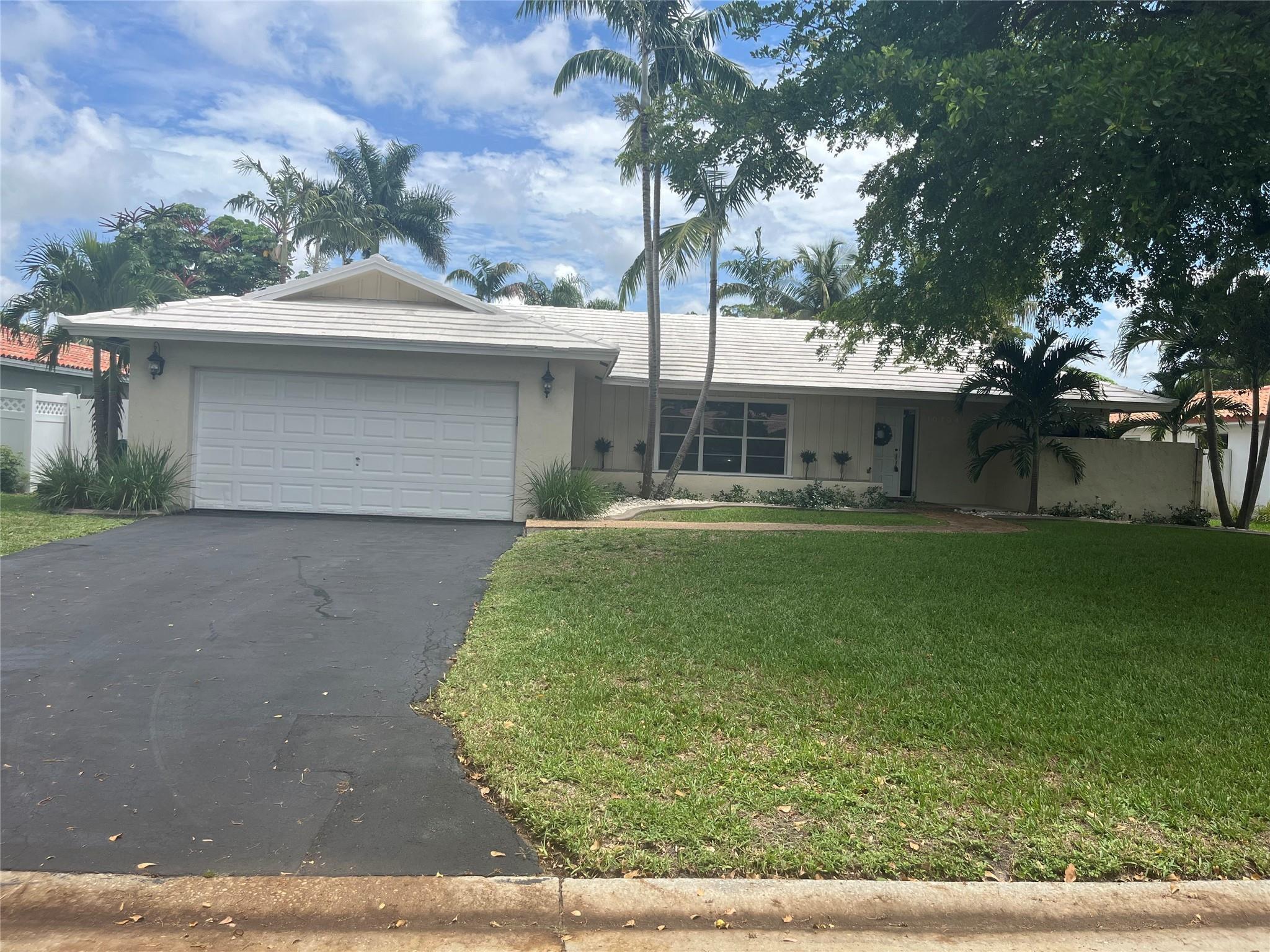 10734 NW 17th Manor, Coral Springs, FL 33071
