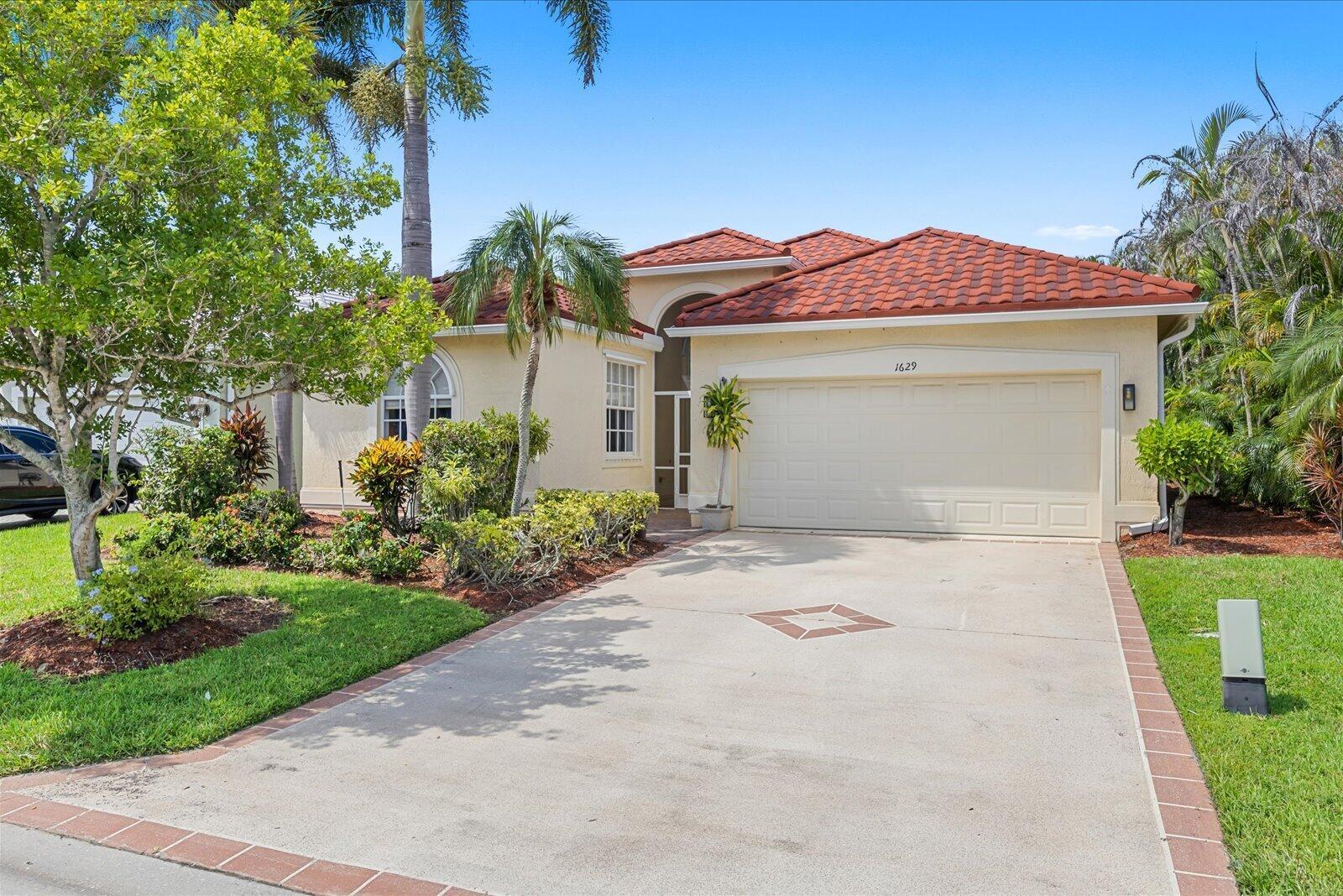 1629 SE Shelburnie Way, Port St. Lucie, FL 34952