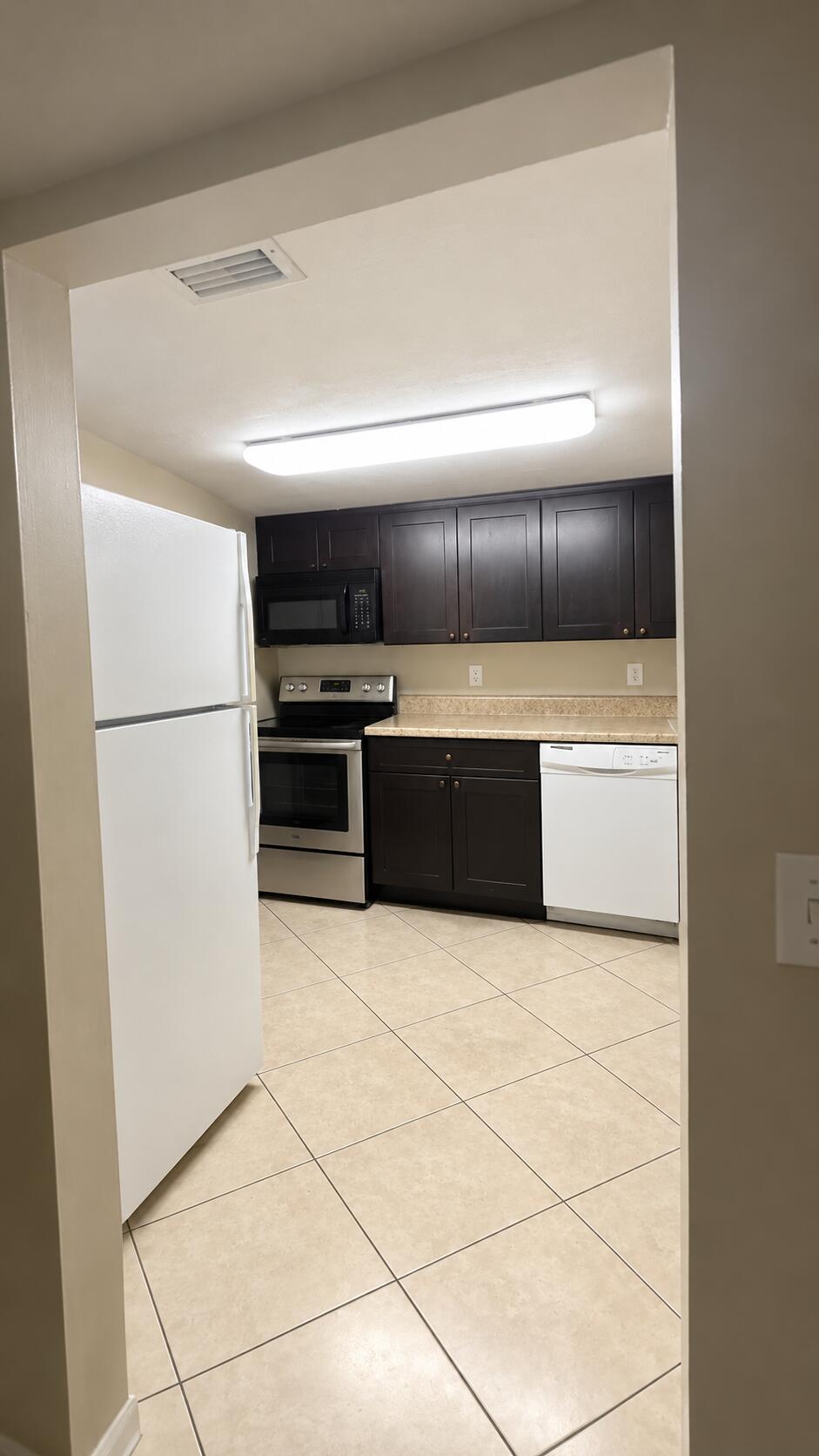 10701 ROYAL PALM Boulevard 12, Coral Springs, FL 33065