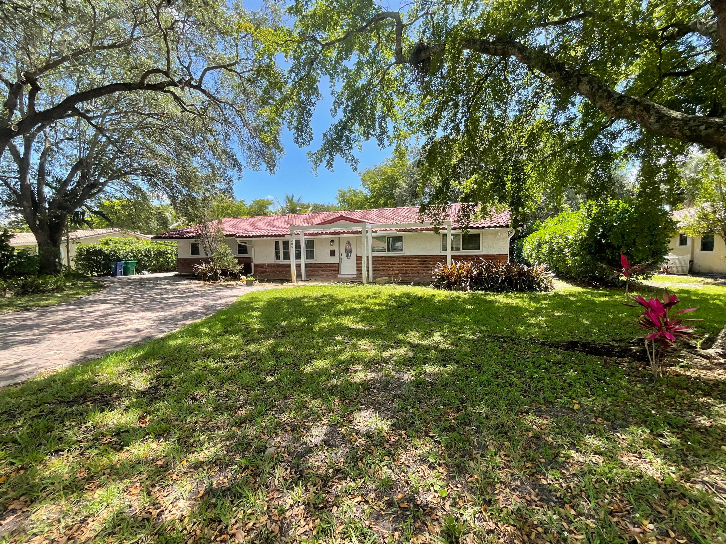 3205 NW 87th Avenue, Coral Springs, FL 33065
