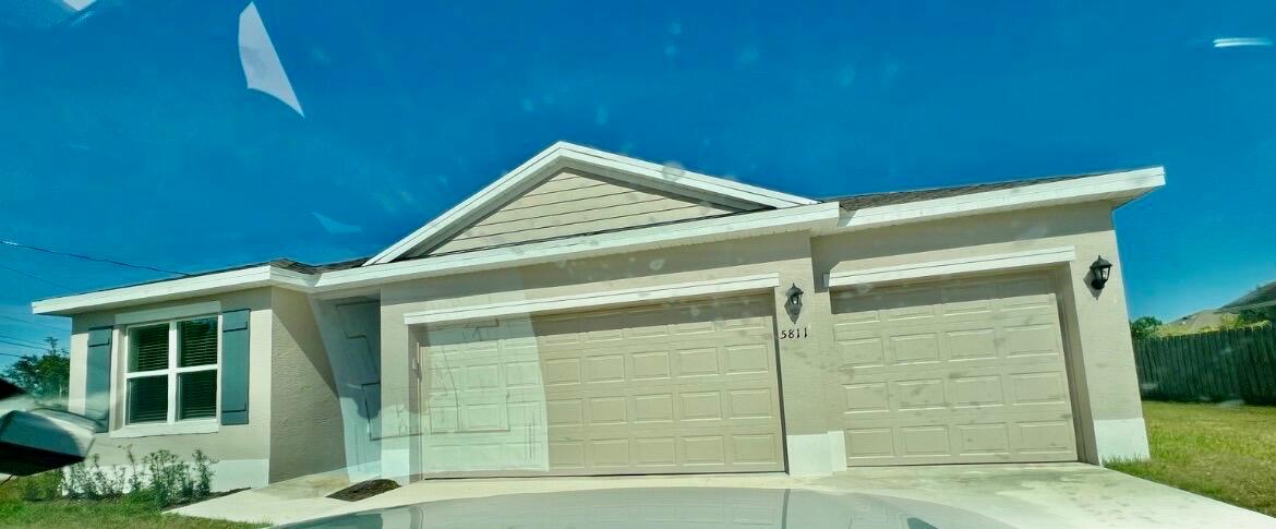 5811 NW GERALD Circle, Port St. Lucie, FL 34986